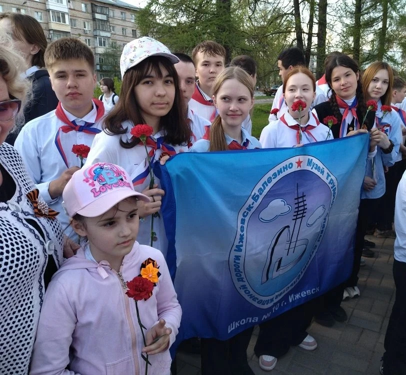✨Пока мы помним - мы живём!
Поклон же низкий тем солдатам,
Кто, погибая под огнем,
Ковал победу в со