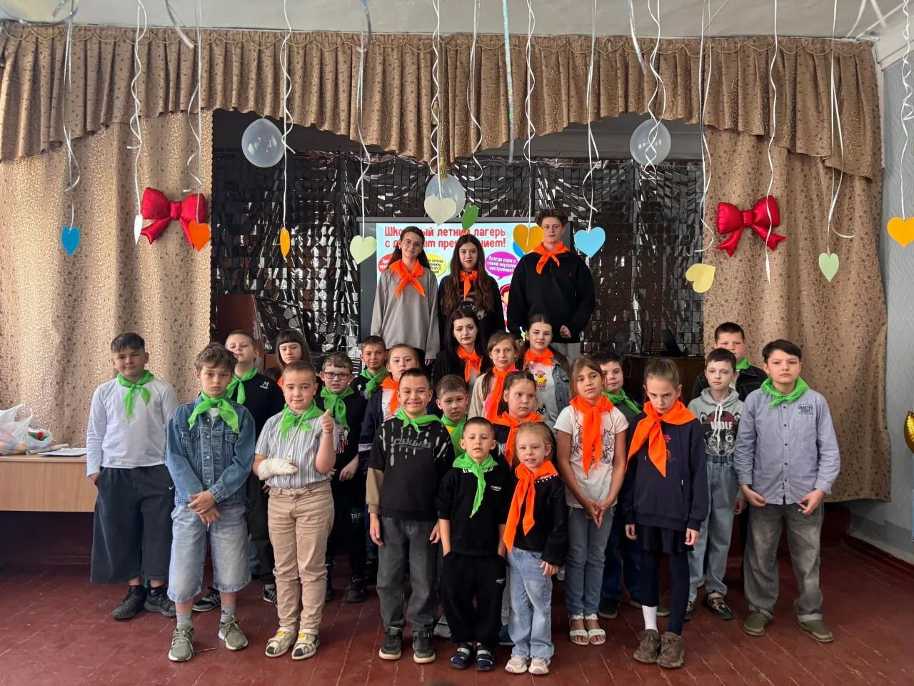 🎉 Ура! Наш пришкольный лагерь «Мир» открылся!🎉

Лето началось — и вместе с ним открылся наш любимы