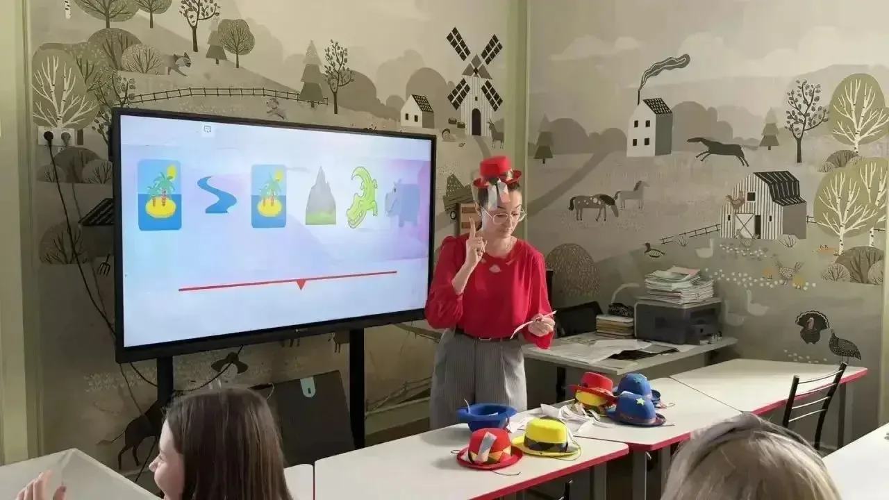Тематические кураторские часы ко Дню дошкольного работника! 🧸💐