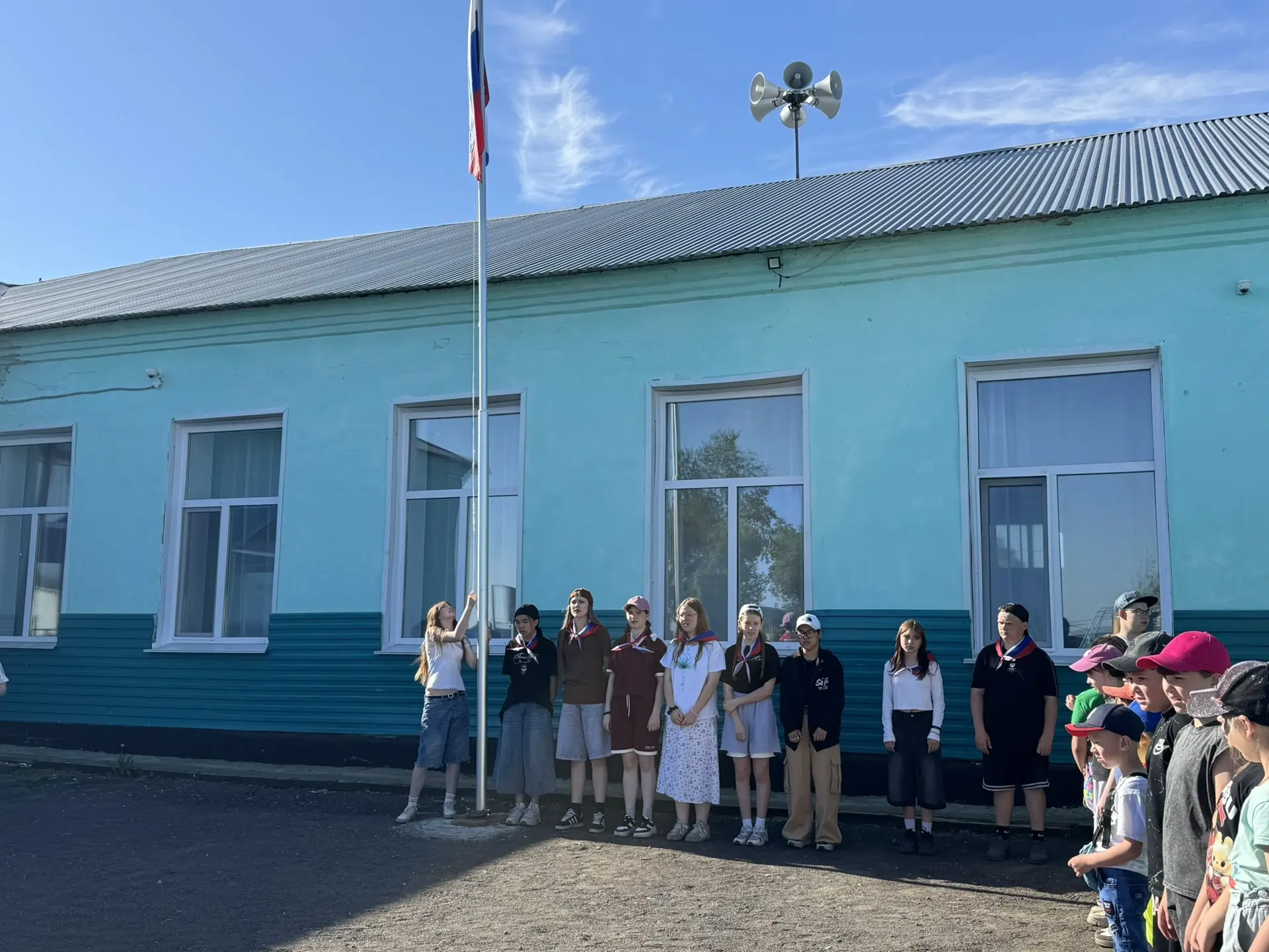 🇷🇺 День 9: под флагом России и за новыми победами!

Сегодняшний день снова начался с добрых традиц