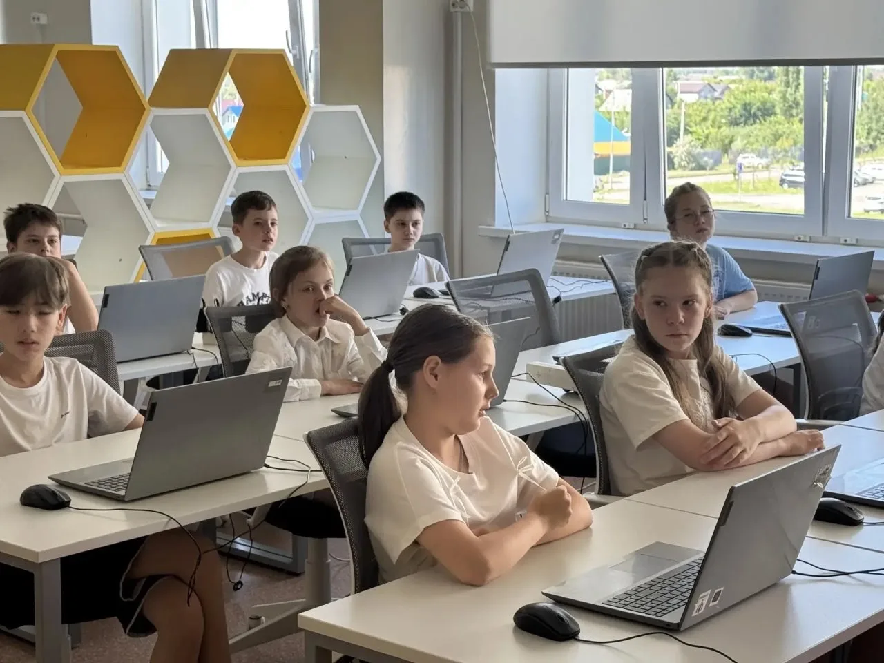 Урок цифры в летнем лагере.