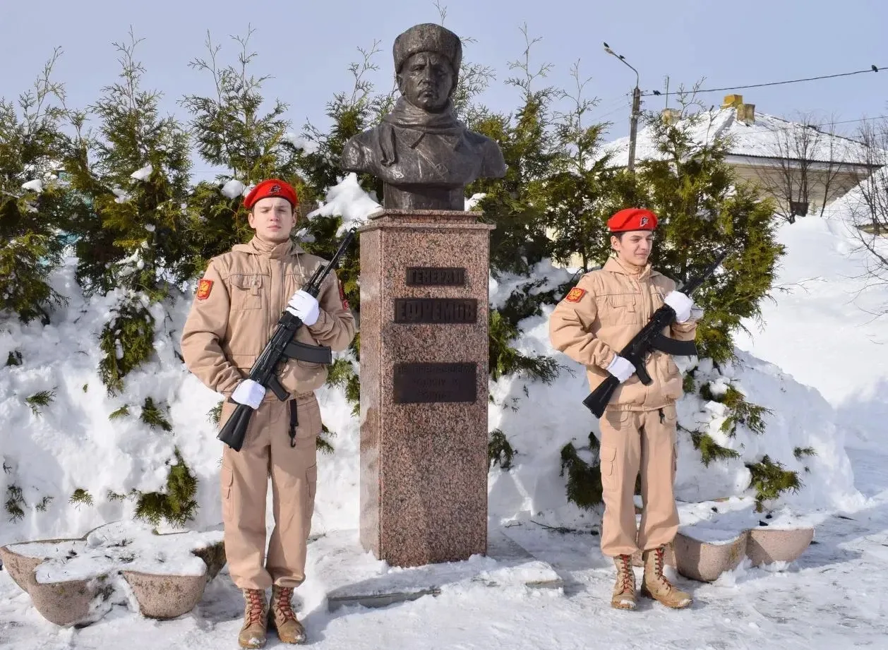 27 февраля - День рождения Героя России Михаила Григорьевича Ефремова, чье имя с гордостью носит Юна