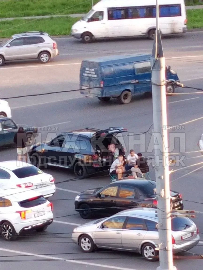 Пишут: Когда попал в ДТП а гайцов ждать очень долго 😁  Подписаться на ПБ Предложить новость