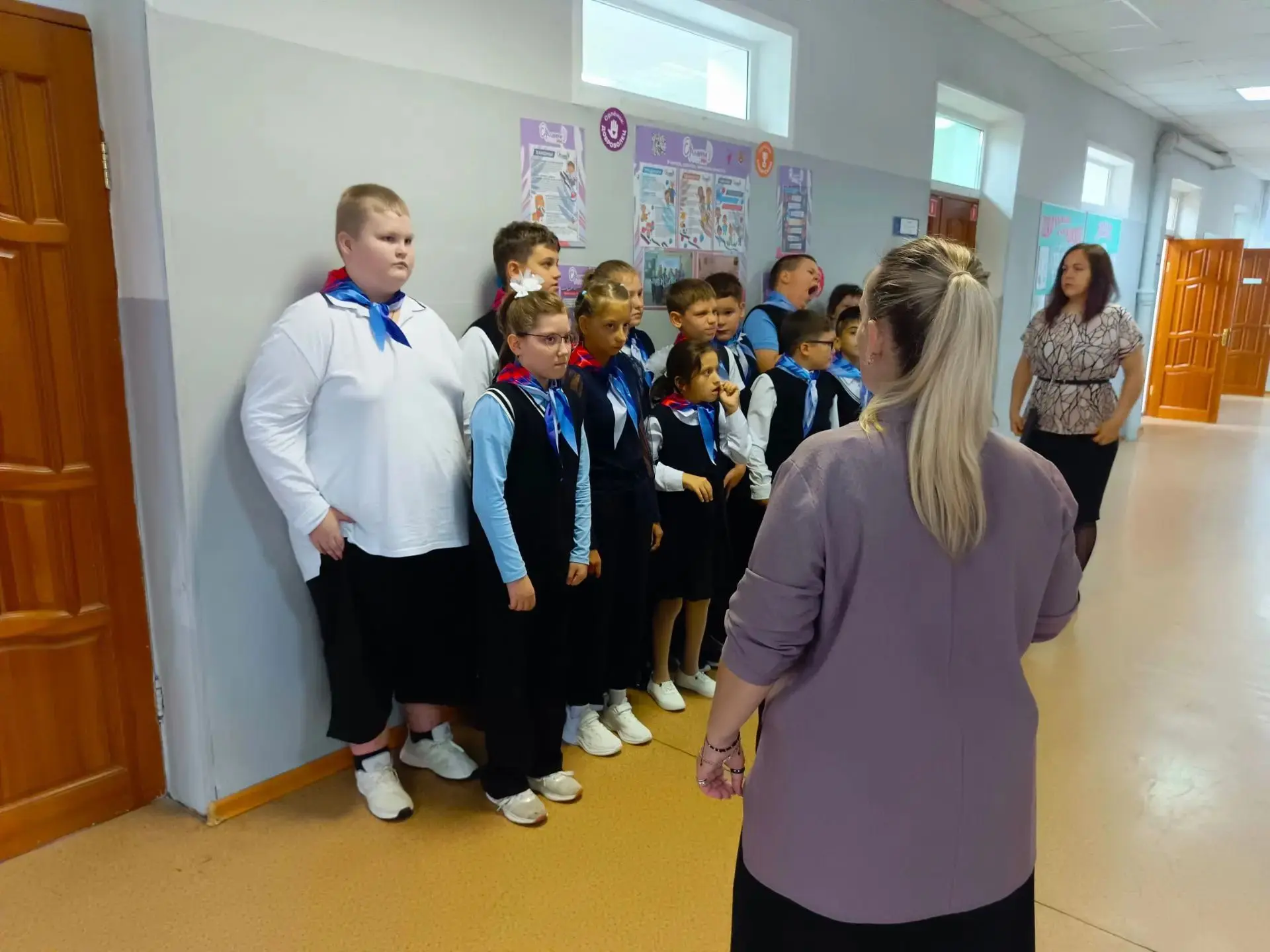 🎉 «Хоровод дружбы»: праздник национальных культур в нашей школе! 🎉