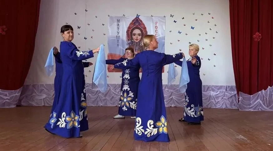 В Хохловскосм сельском Доме культуры весело и познавательно прошла фольклорно-игровая п...