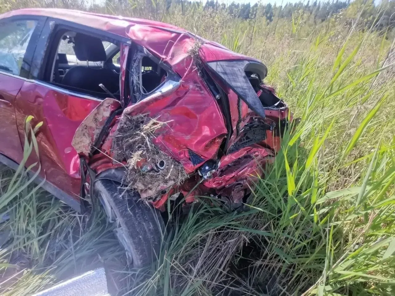 🚗 Грузовик влетел в припаркованные машины на трассе Тюмень — Ханты-Мансийск

На 145 км федеральной 