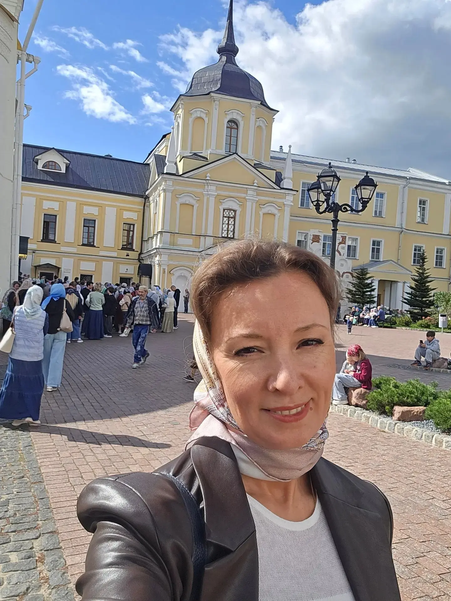 По традиции перед началом учебного года с детьми заехали в Лавру. Здесь, как всегда, мн...