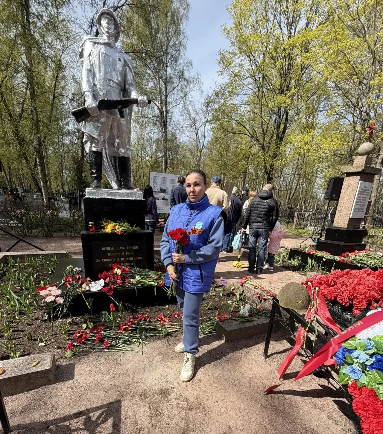 Доброе утро, дорогие друзья!  Поздравляем всех с началом новой рабочей недели и продолжаем присылать