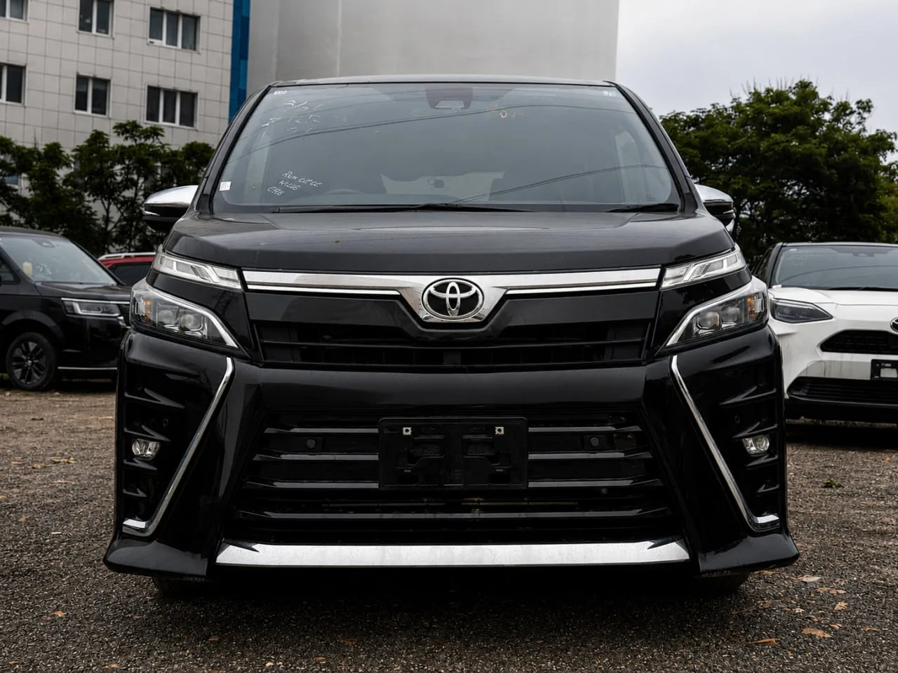 Toyota Voxy прибыл на нашу стоянку ✅