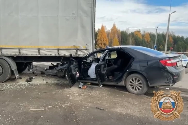 В Нижнеудинском районе 16-летняя пассажирка Toyota Camry погибла в ДТП с большегрузом.