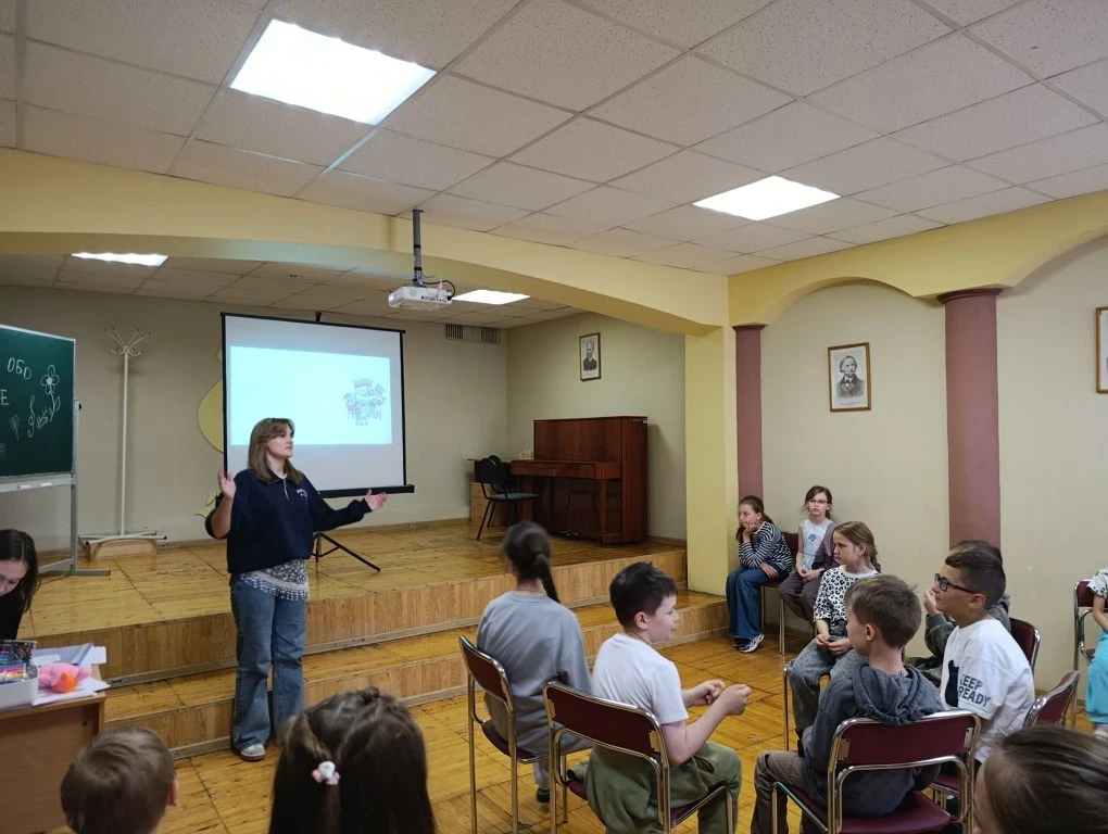 Вдохновение традиций: как в лагере «Солнышко» прошёл День народных промыслов!
⁣
4 июня в нашем школь
