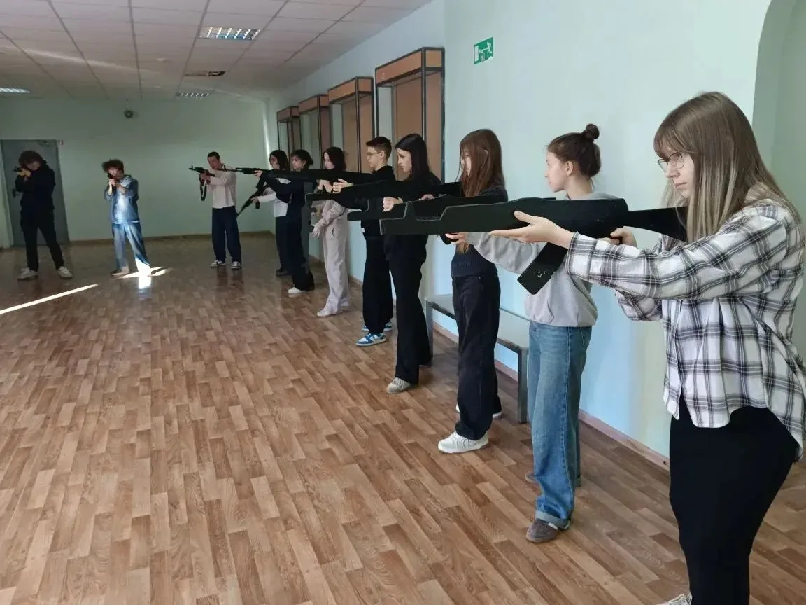 В самарской школе №175 состоялось практическое занятие по основам безопасности и начальной военной п