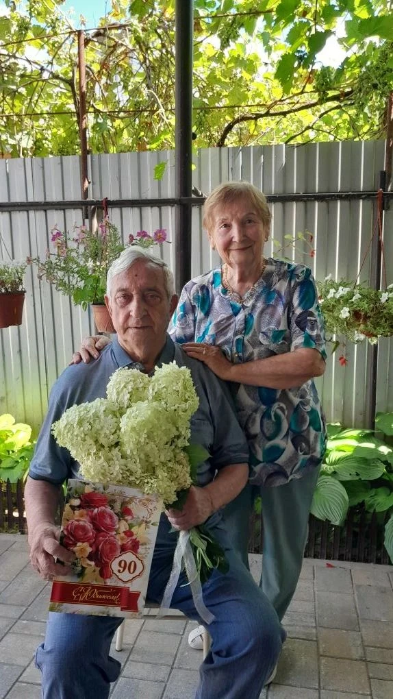 Свой 90-летний юбилей отметил динчанин Алексей Мефодиевич Шкуратов. 
Ветераны Динского района сердеч