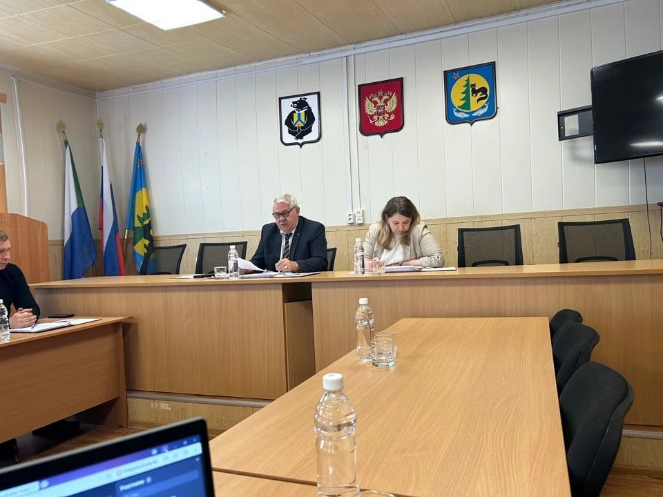 На очередном заседании Собрания депутатов муниципального района депутатами рассмотрен в...
