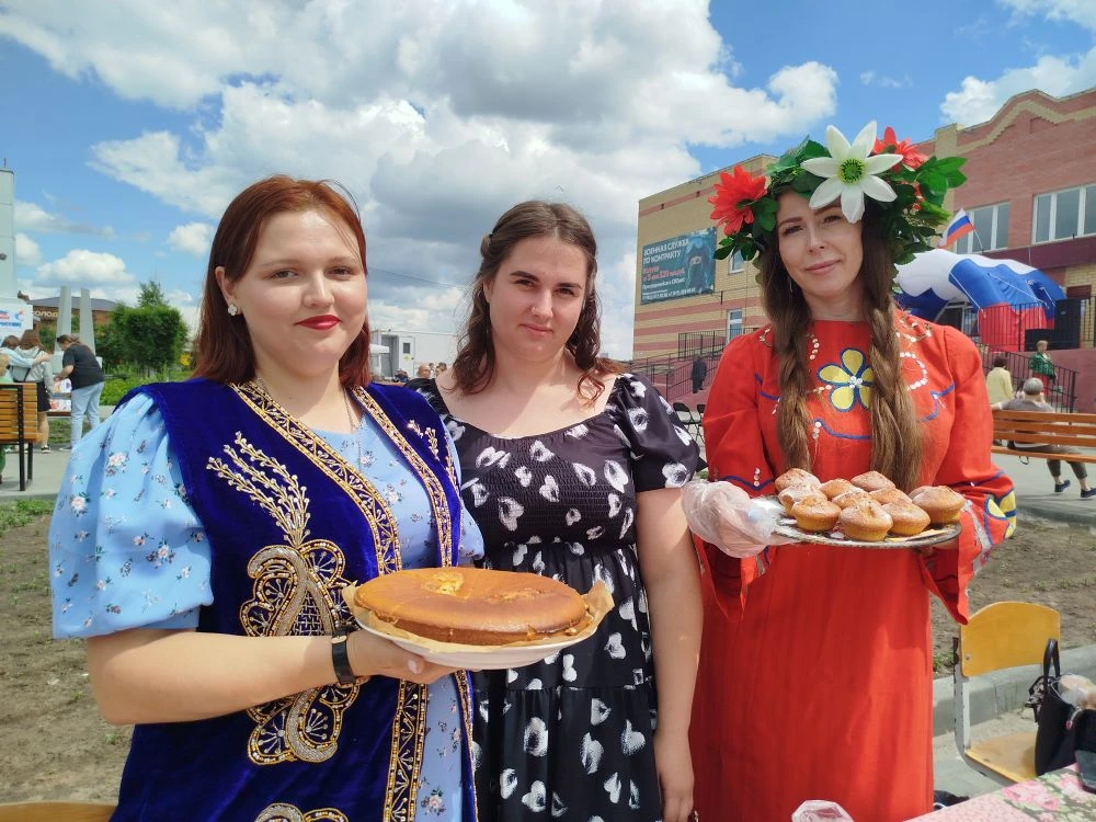 Глава Звериноголовского округа Надежда Швидкая поблагодарила всех, кто внёс свой вклад,...