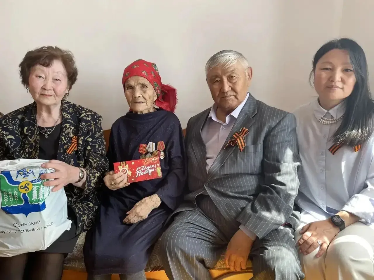 Сегодня, в Великий праздник — День Победы, на ирхидейской земле прошёл торжественный митинг в память