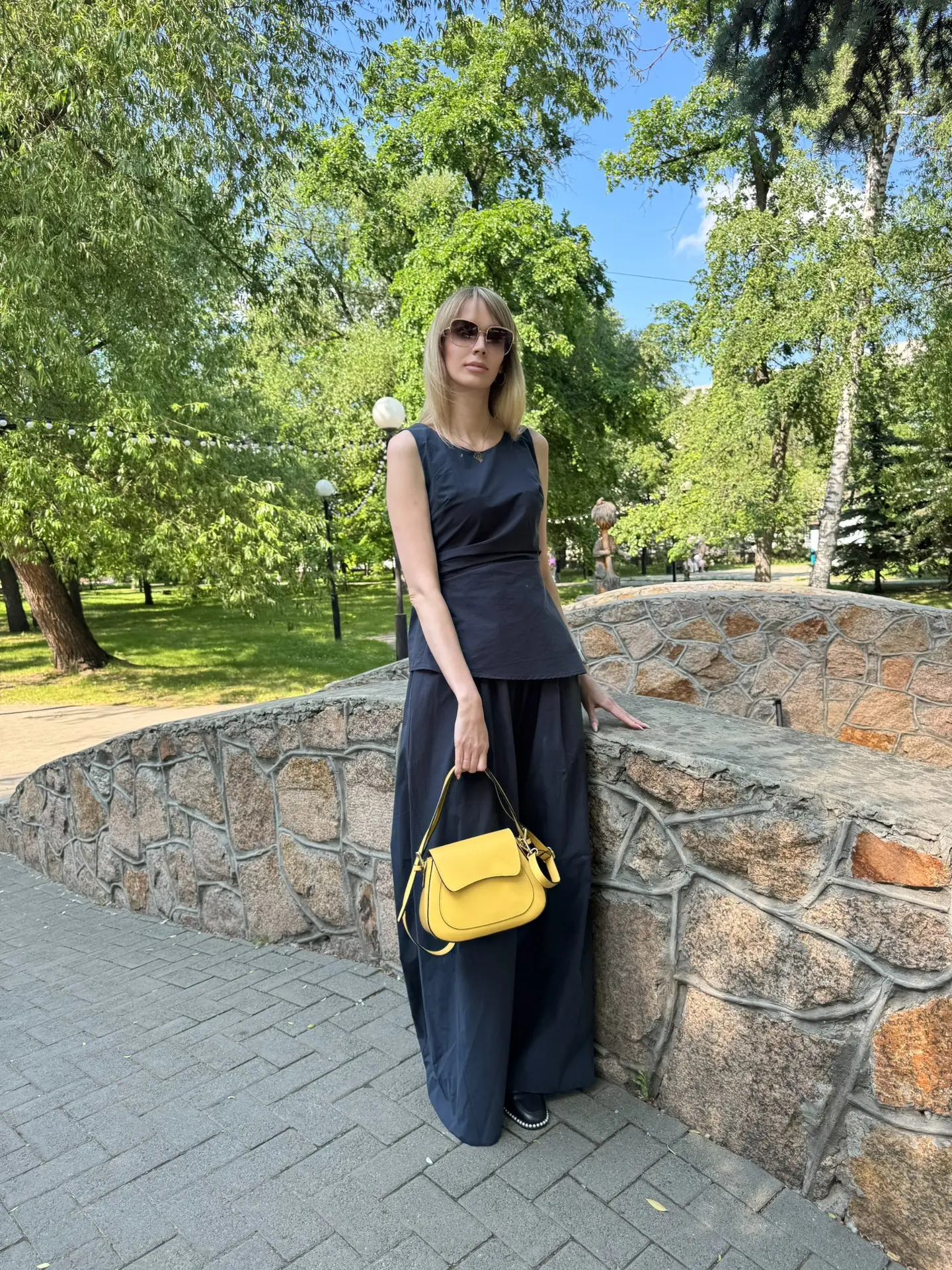 Посмотрите на этот образ 😍 Мы собрали всё, что нужно для идеального летнего дня: