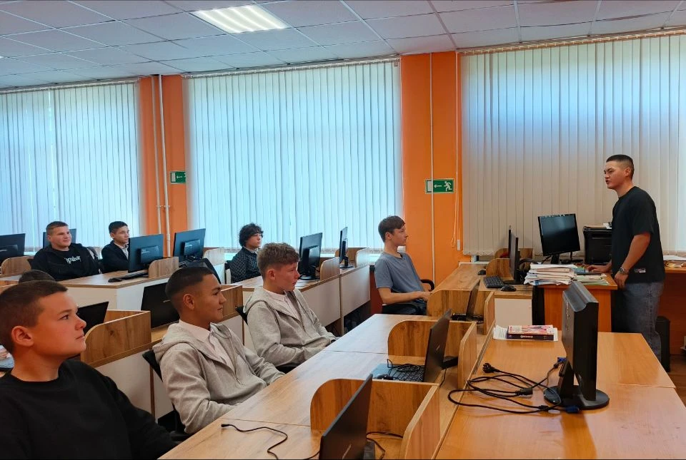 ✨ Большое небо начинается со школьной парты!