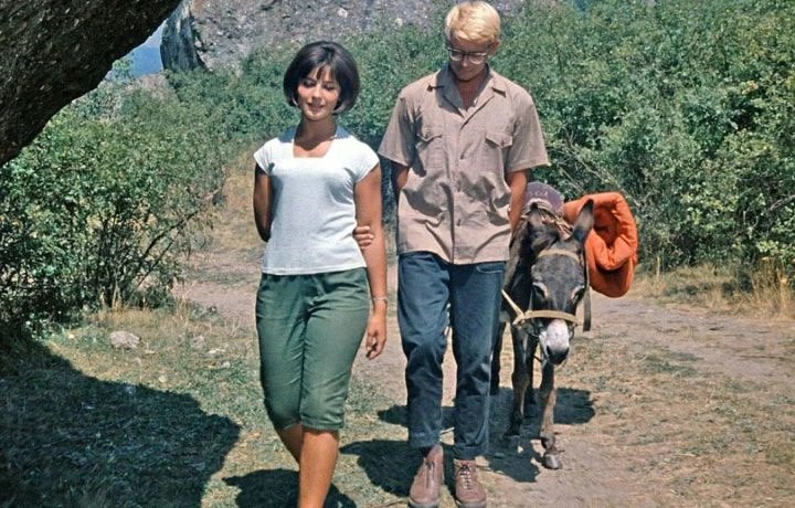 «Кавказская пленница» (1967) Леонида Гайдая — яркая советская комедия, которая с юмором раскрывает в