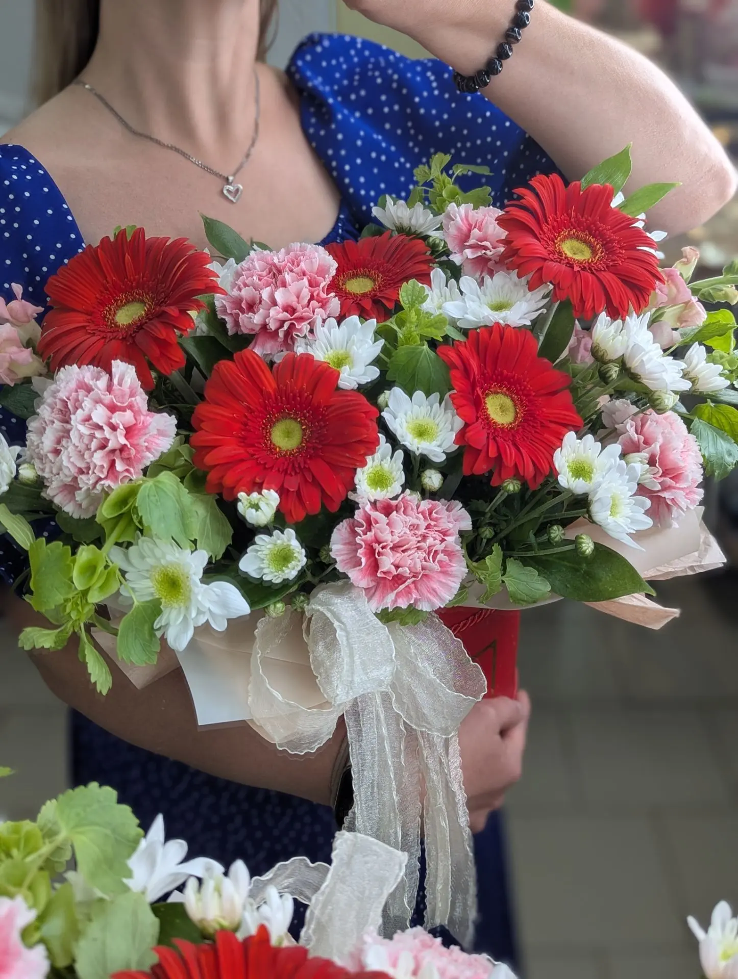 🌼 Герберы: понежнее или поярче? 🌼

С красными герберами - 3650р
С персиковыми герберами - 3590р

В