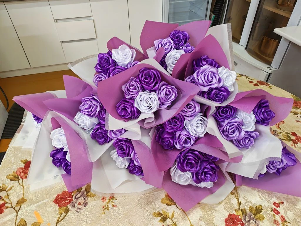 🌹А такие букеты из атласных лент подарили юноши 11 "А" класса своим одноклассницам!   #С8Марта #ВамЛ