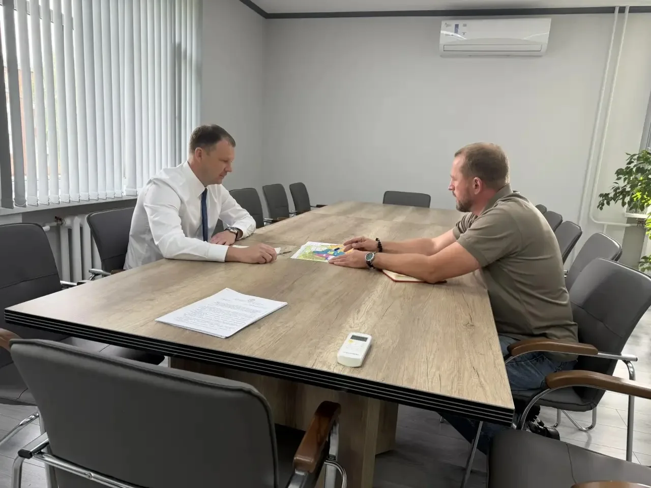 Провели рабочую встречу с Алексеем Стояновым. В центре внимания — развитие Шерегеша.