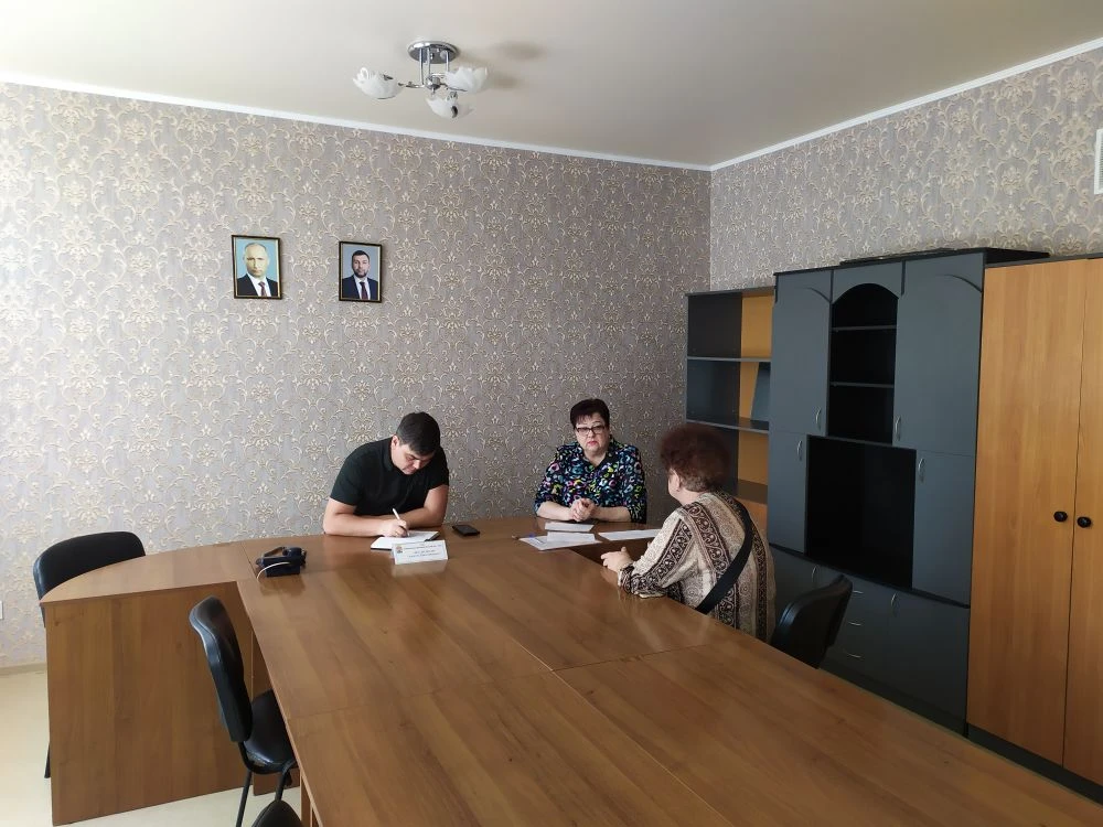 15 июня 2026 года,  Глава муниципального образования городской округ Торез Артем Чесноков провел при