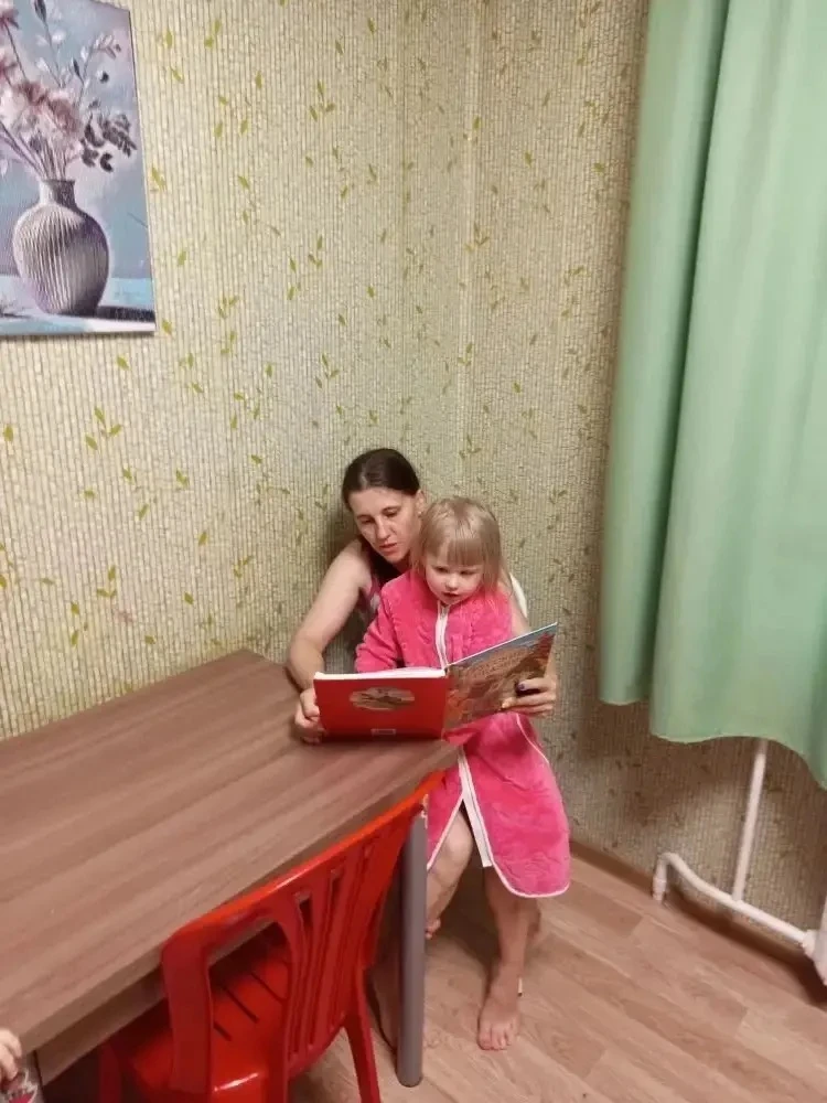 Семья – это особый социальный институт, вводящий ребёнка в мир культуры, в том числе и ...