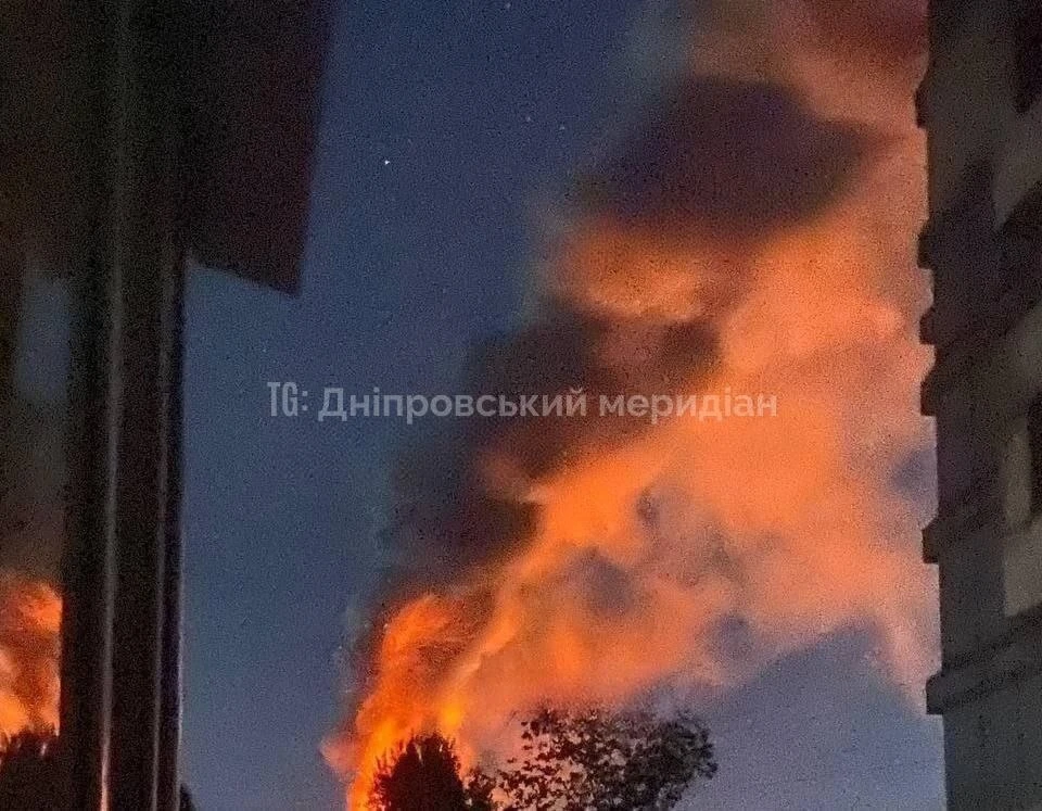🔥 Этой ночью и рано утром в центре ударов БПЛА типа "Герань" были цели в Харькове и ок...