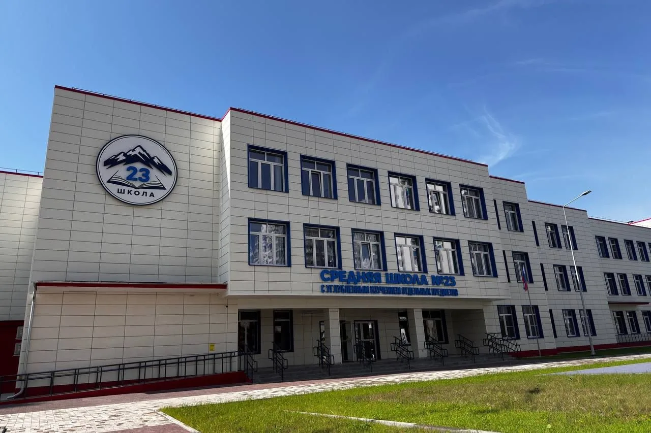 Белой завистью завидуем ученикам новой школы в красноярском микрорайоне Тихие зори