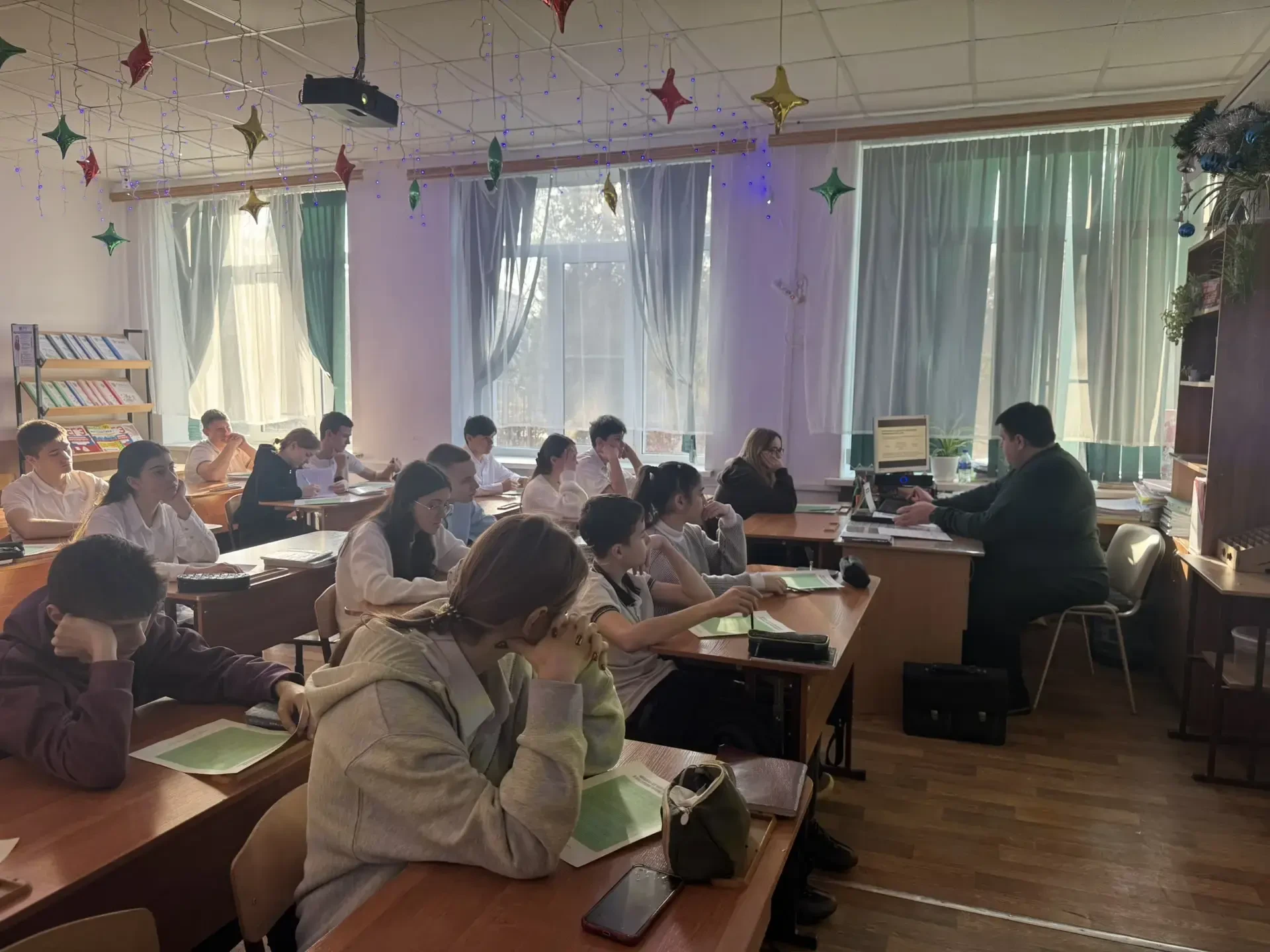 16 декабря 2025 года специалисты «Молодежного комплексного центра» совместно с начальником отдела по