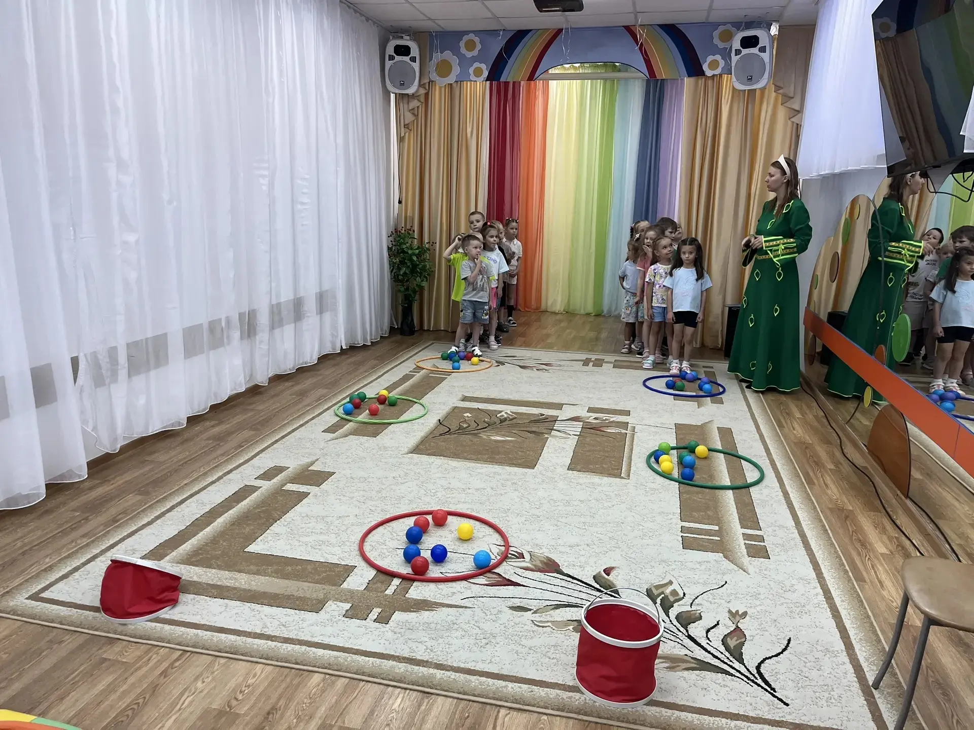 В нашем детском саду сегодня было по-настоящему жарко — и не только от солнца, а от кол...