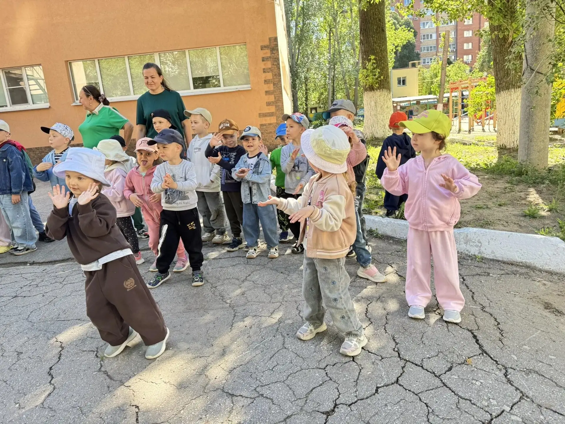 Дорогие родители, уважаемые коллеги и наши любимые дети!
🤩👩‍❤️‍👨🧑‍🎓🧑‍🌾🧑‍🎓🧑‍🎨🧑‍🔬🕵🧚🎉
О