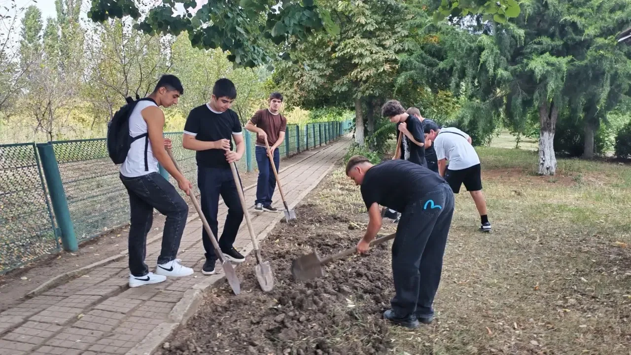 Чистый старт: как ученики подарили школе новое дыхание перед 1 сентября