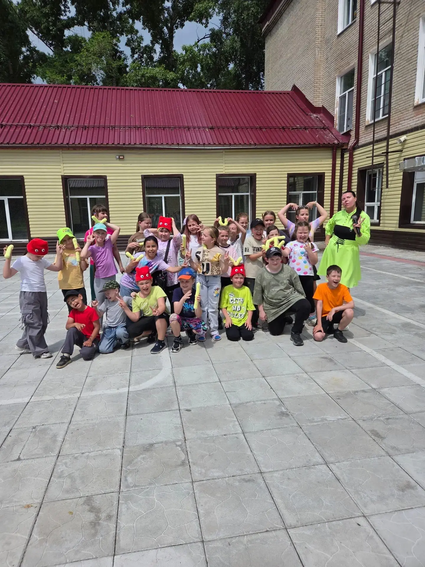 ☀️ ЛЕТО В САМОМ РАЗГАРЕ: ЯРКИЙ ДЕНЬ В НАШЕМ ЛАГЕРЕ! 💃🏃‍♂️

Сегодняшний день в нашем лагере прошел 