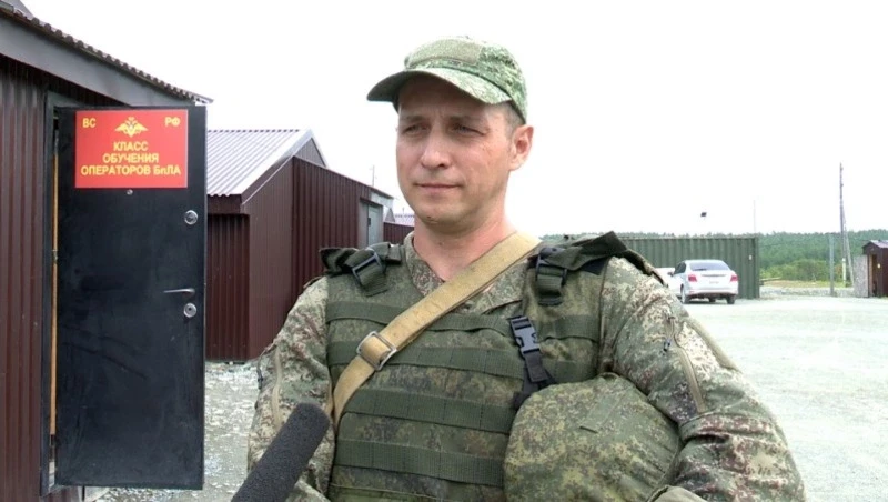 Педагог из Корсакова Артем Карагодин отправится на СВО в качестве оператора БПЛА