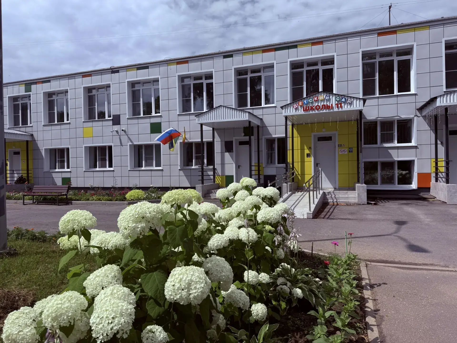 В дошкольном отделении школы №11 полным ходом идут ремонтные работы. На данный момент самый шумный и