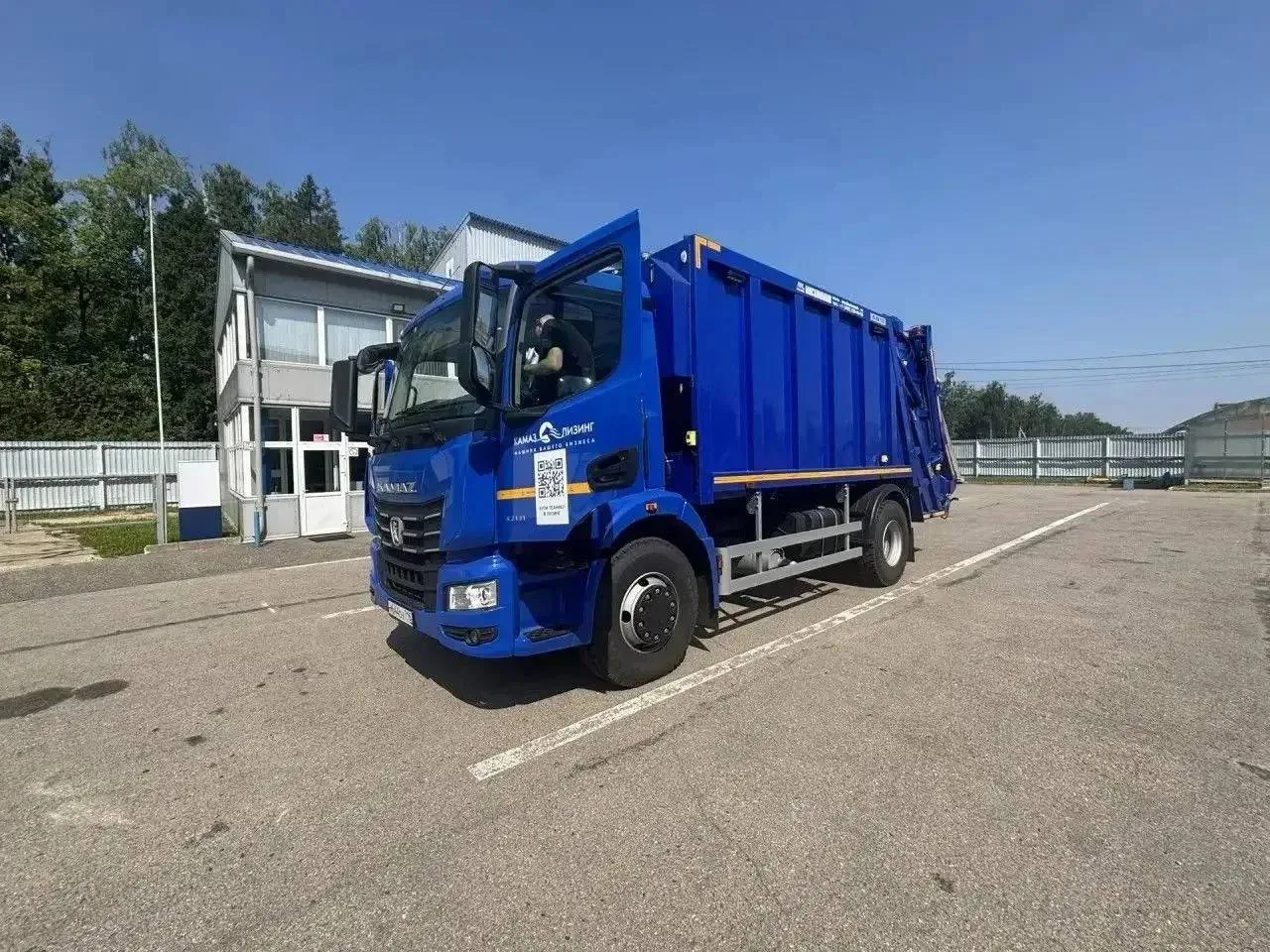 ♻️Компания «ЭкоЛайф» первой в стране приступила к тестовой эксплуатации нового мусоровоза на шасси К