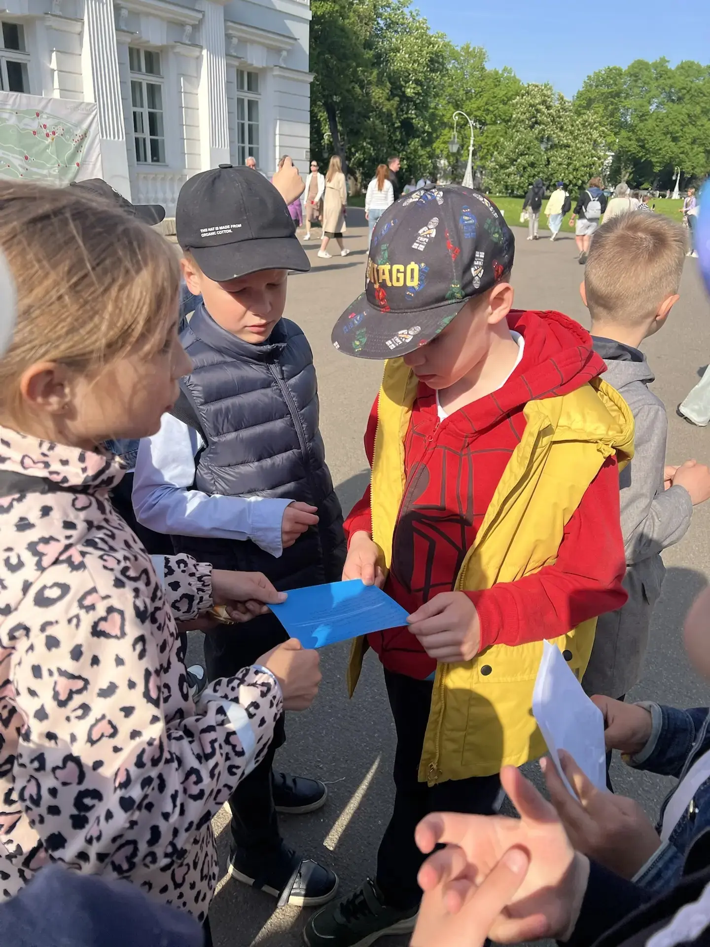 ✨ Юные исследователи в действии! ✨  Наши ребята из 1 «А» класса отправились в настоящее приключение 