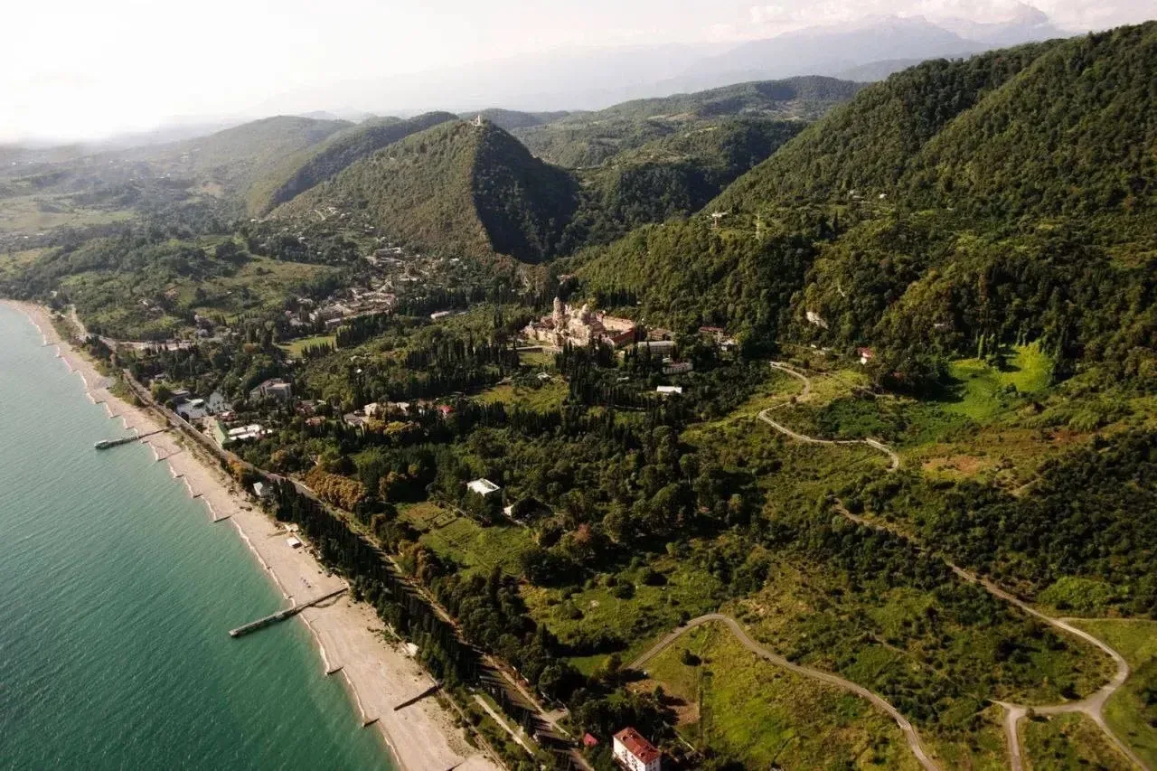 Абхазия из Тюмени на 7🛌 👫 = 76.000 👨‍👩‍👦 = 111.000 🏩 Родина 3🌟(Новый Афон) 🏖️ 600 м до моря ✈️ 22 ма