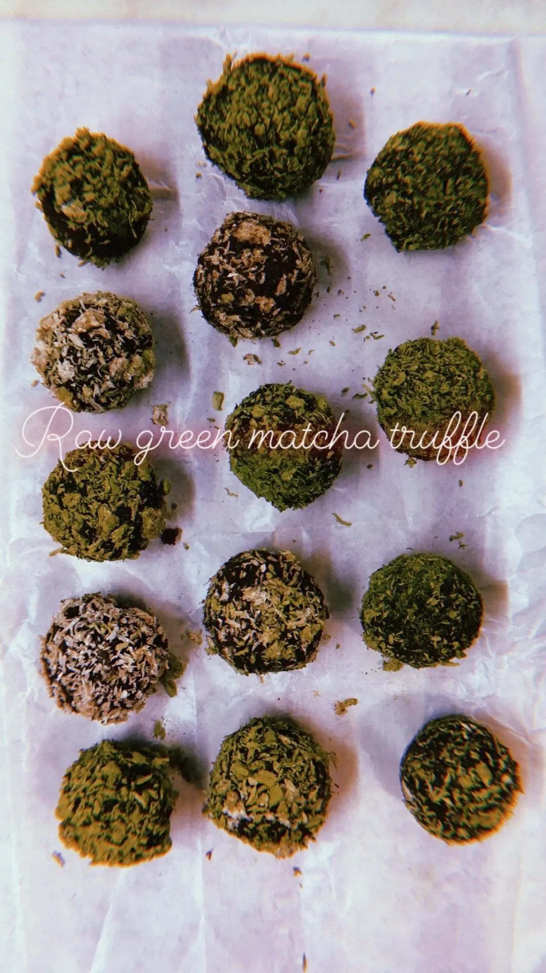 Сырой «трюфель»
В составе:
🌱мякоть кокоса(осталась от кокосового молока)
🌱кокосовое молоко
🌱шокол