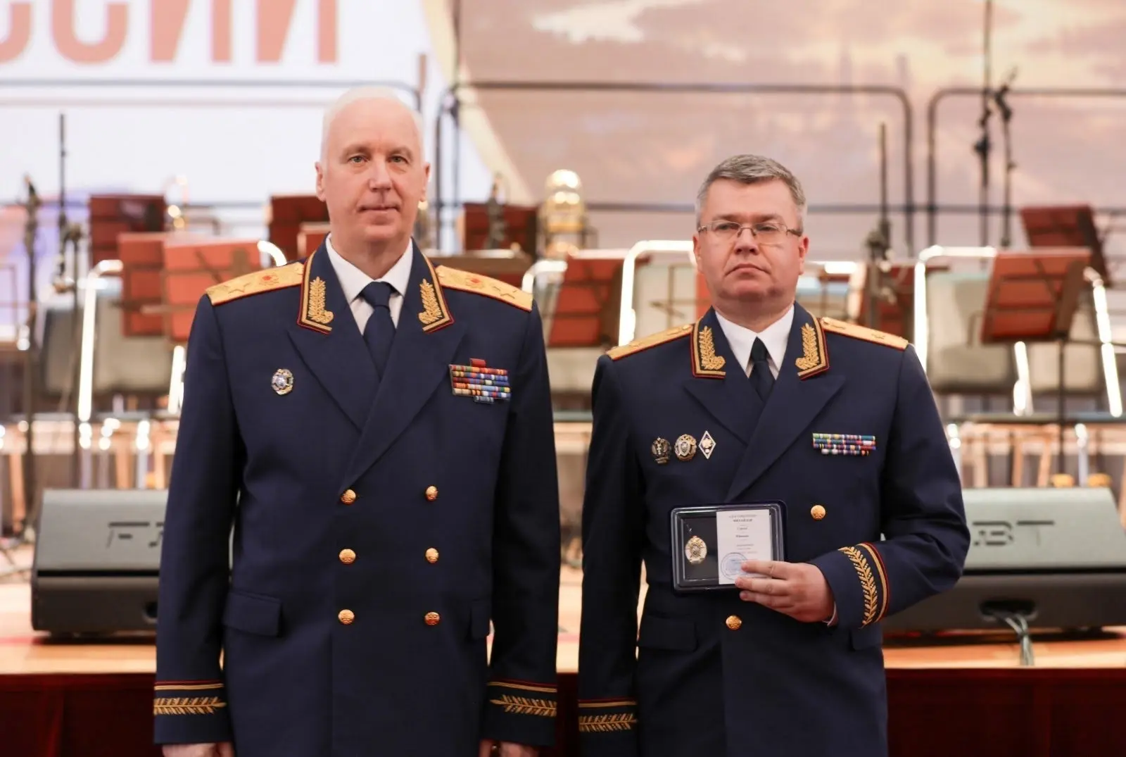 👏 Председатель Следственного комитета России Александр Бастрыкин наградил руководителя следственног