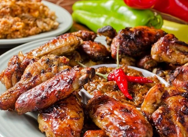 Куриные крылышки в духовке под медово-соевым соусом