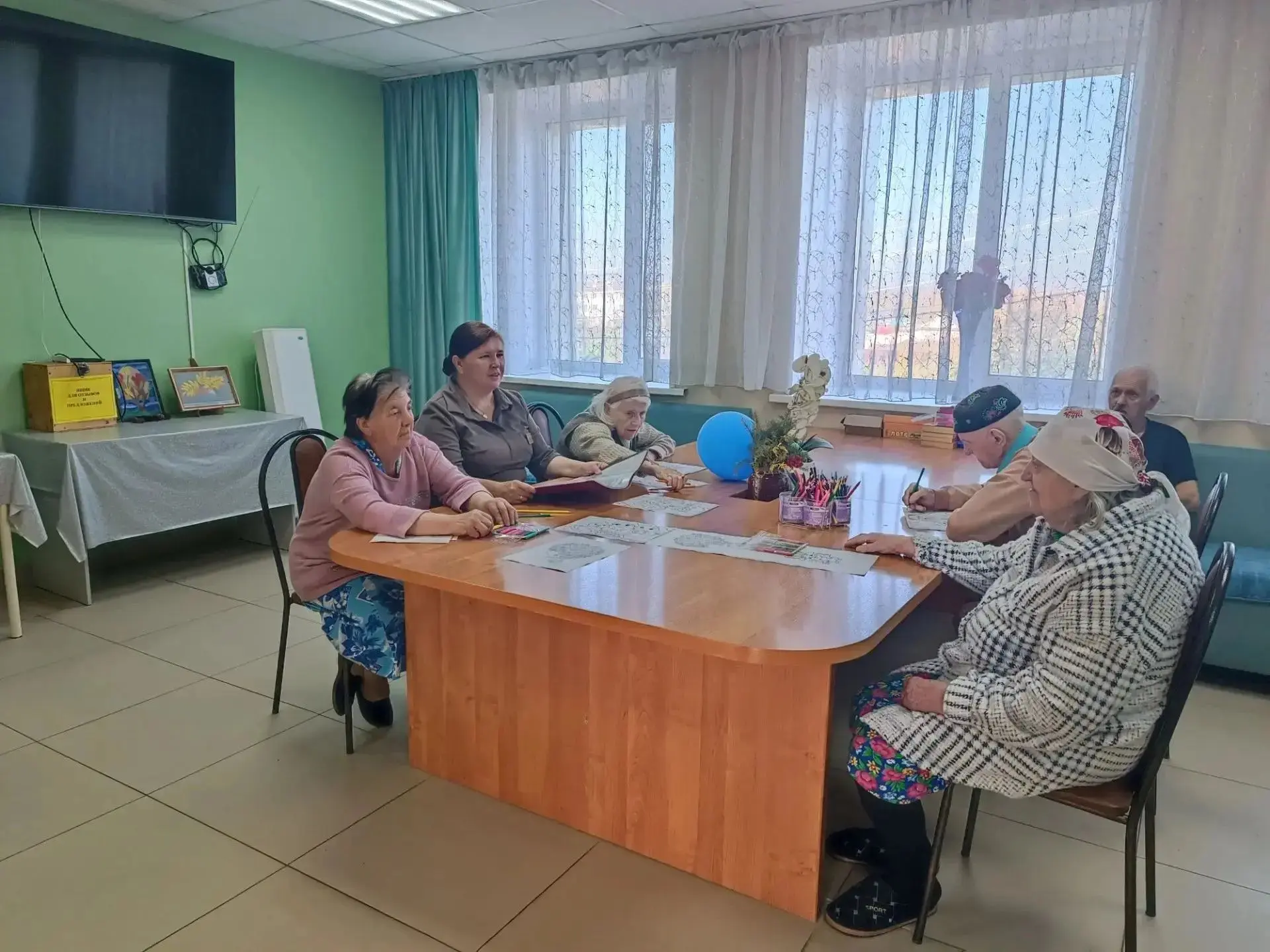 Сегодня в рамках «Школы безопасности» юрисконсульт провела беседу для проживающих, посв...