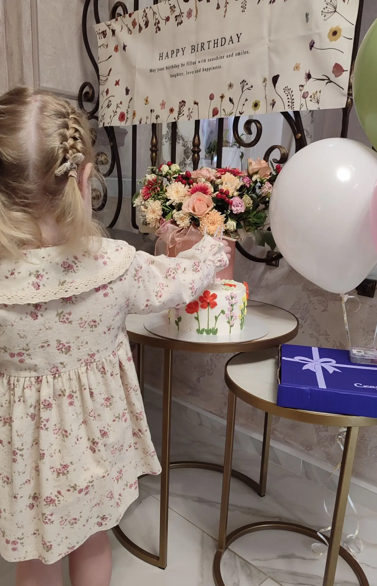На днях моему микро-боссу исполнилось три года🥳 Для каждой работающей мамы это не прос...