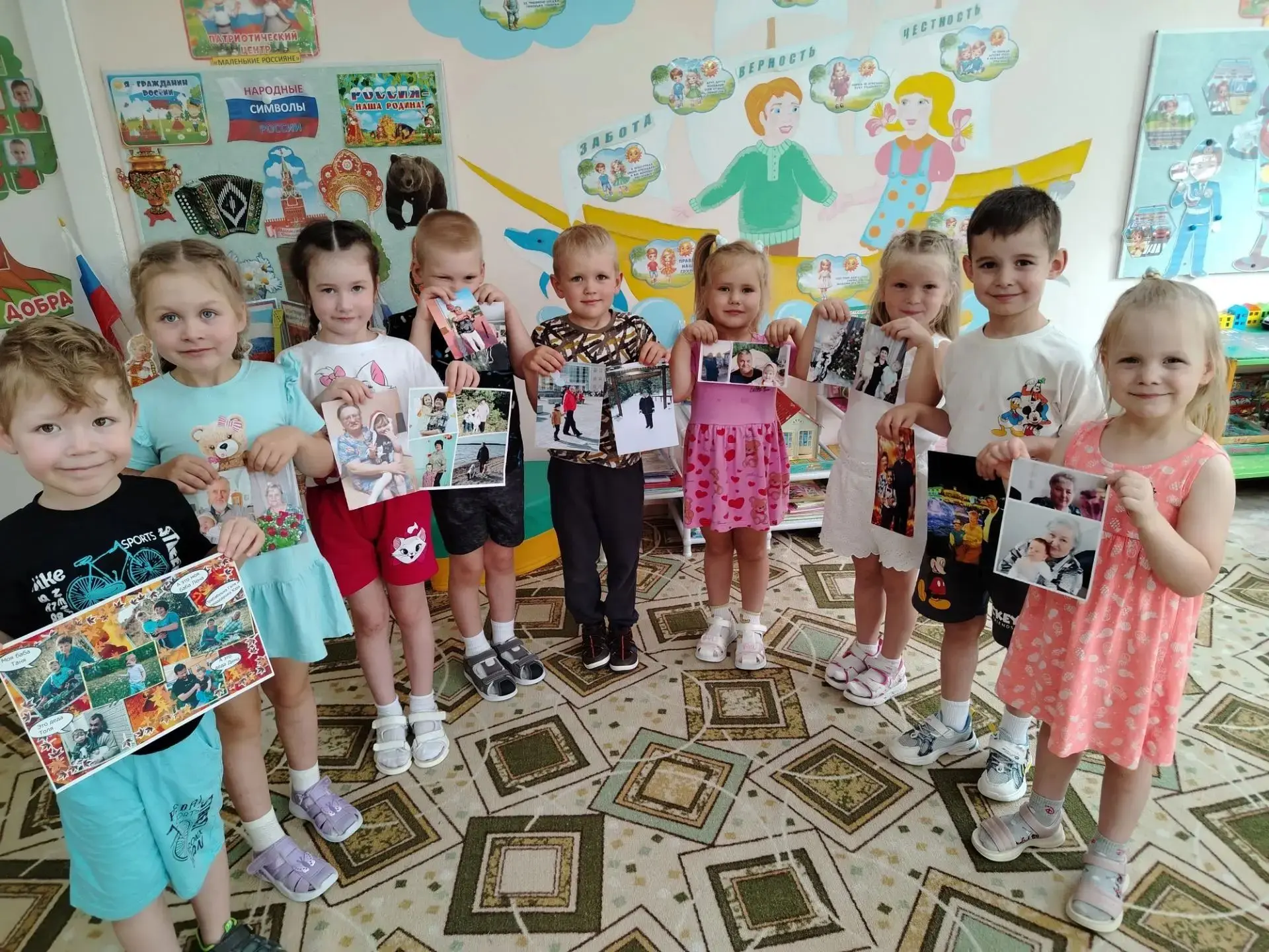 В волосах - серебрянные нити, ясный взгляд из - под прикрытых век.
