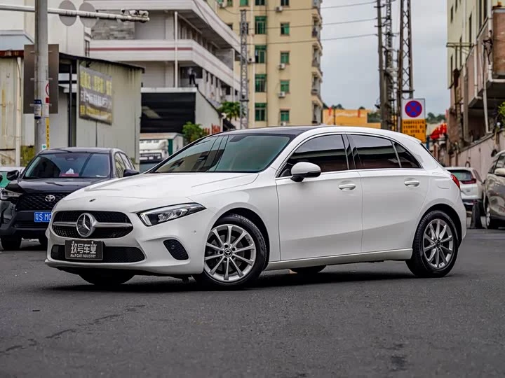 ◽️ Автомобили под заказ: из Кореи и Китая

MERCEDES-BENZ A-CLASS, 2022 год 
💰 1 950 000 ₽

Пробег: 