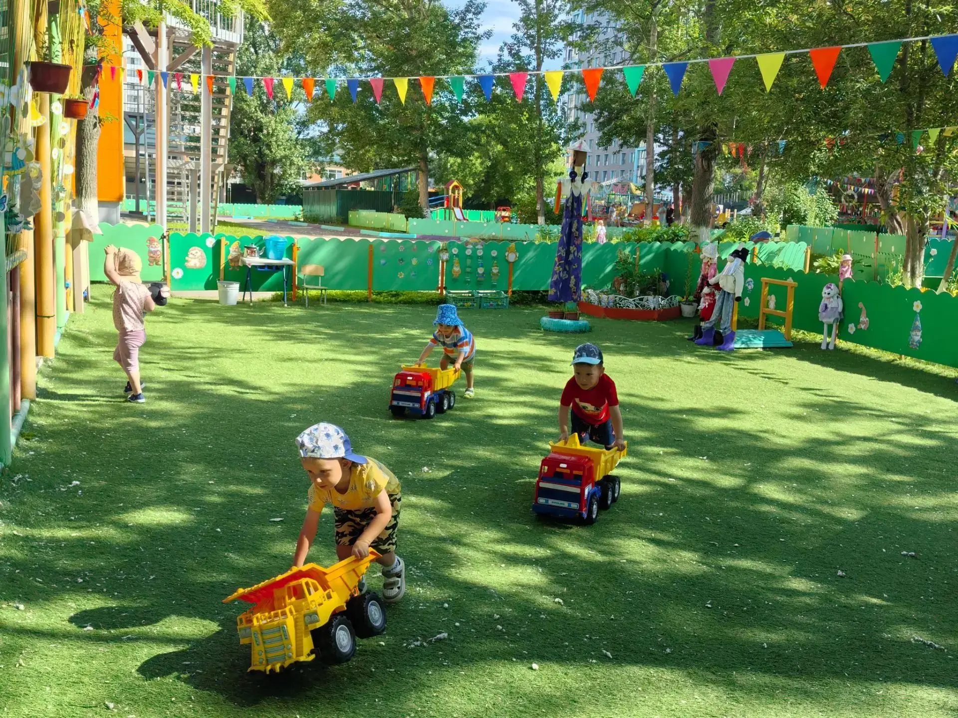 ☀️ Летние забавы в самом разгаре!

Лето — отличное время для весёлых и познавательных прогулок! Дава
