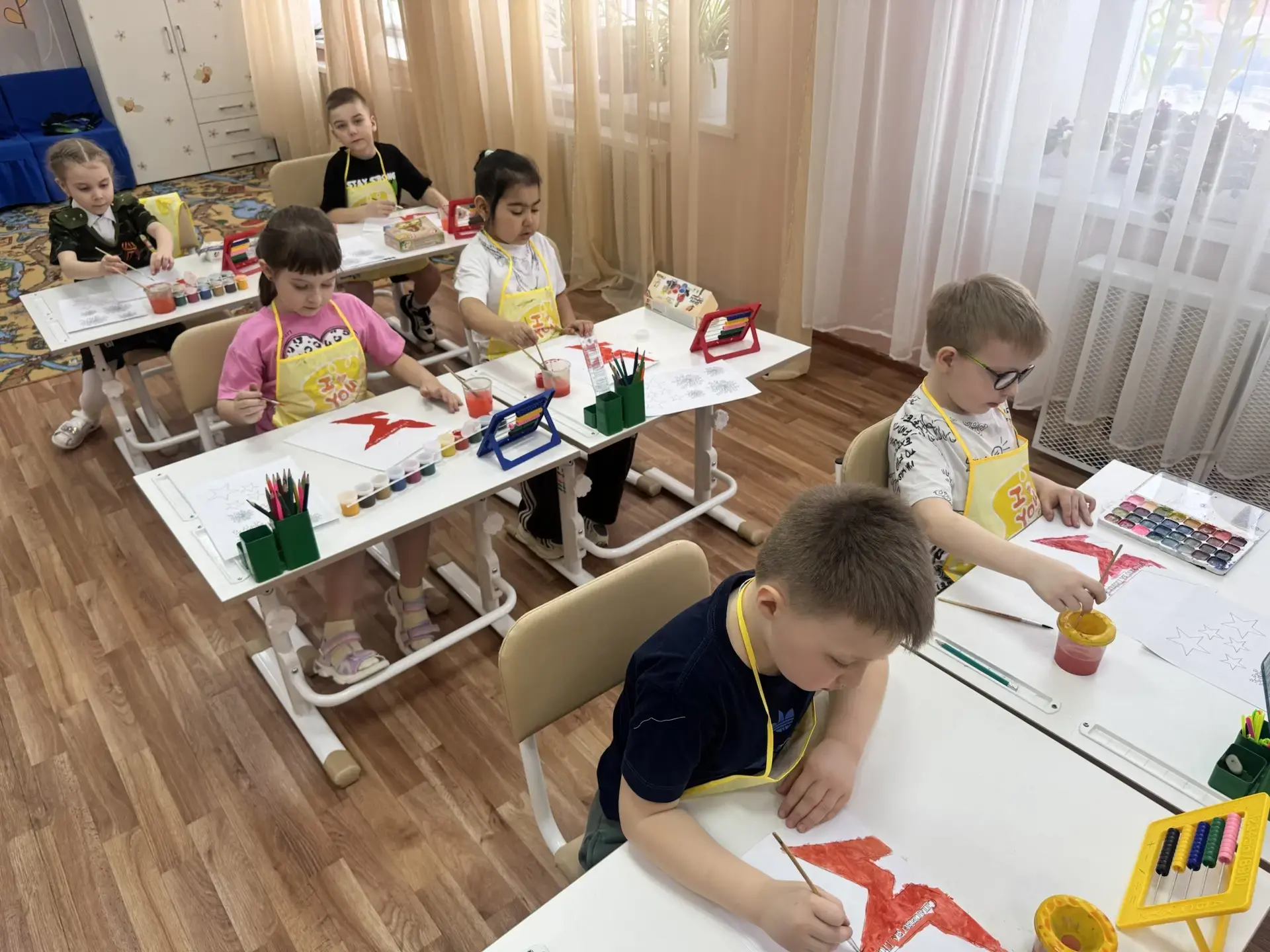 👫Юные учащиеся творческого объединения «Норильчонок» совместно со своими педагогами Ди...