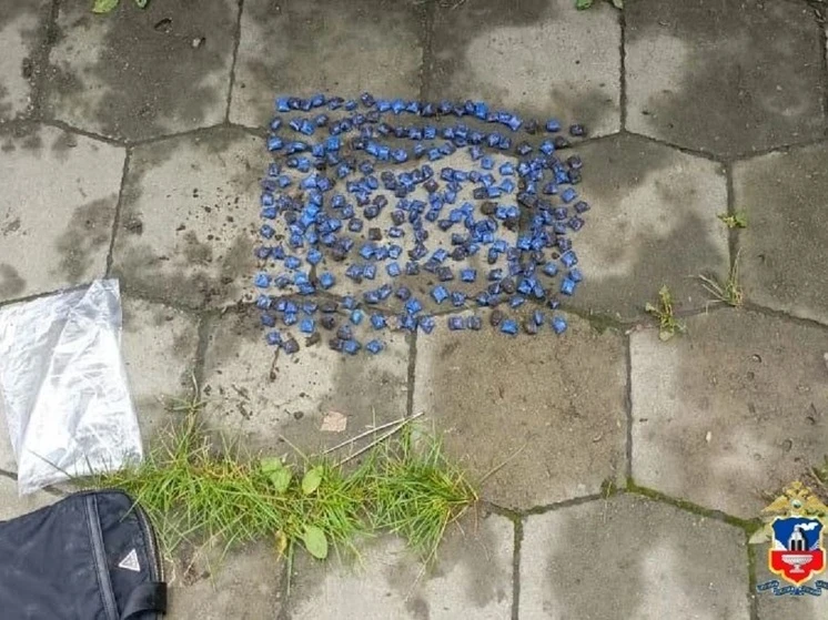 🔪 В Барнауле наркокурьер ранил полицейского ножом при задержании

По данным МВД, двух 24-летних жит